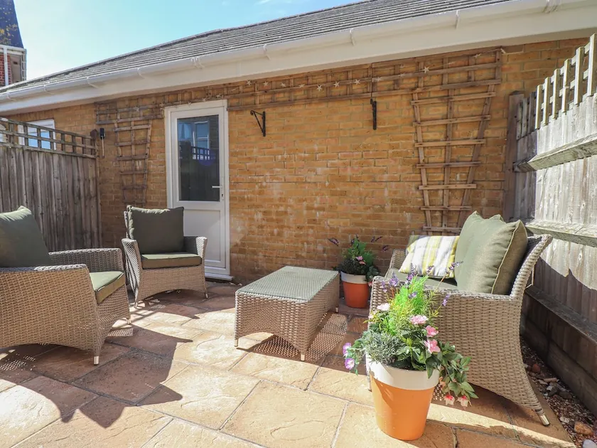 2 Victory Terrace - Image 1
