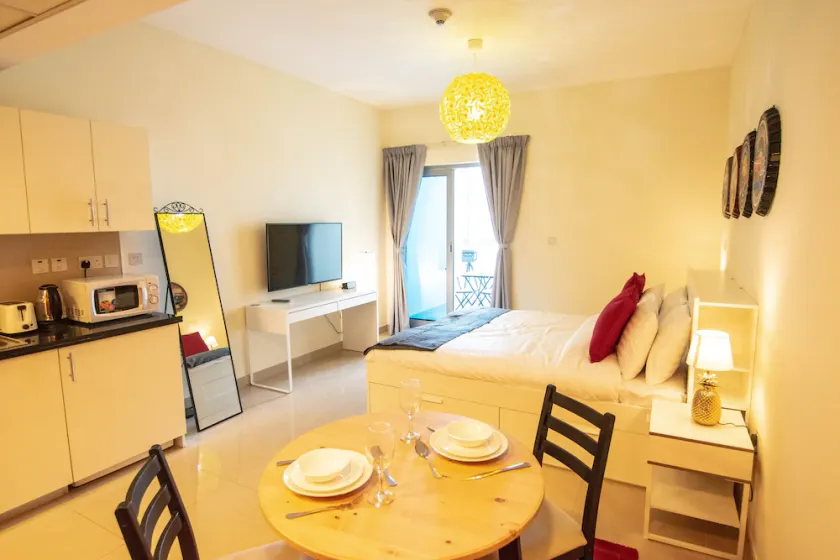 Lux BnB Park Towers Stylsih Studio - Image 1