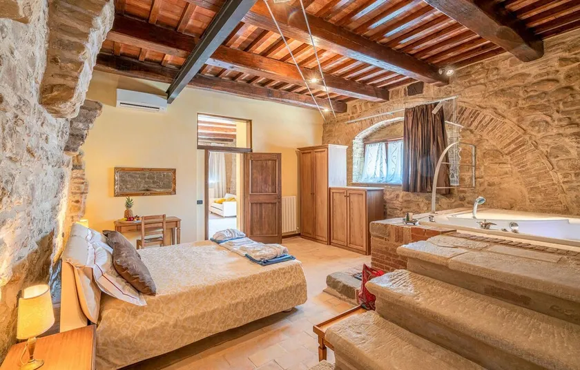 Stunning Home in Camerino With Outdoor Swimming Pool, Wifi and 1 Bedrooms - Image 1