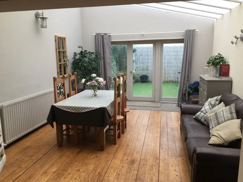 Large 2-bed House Derbyshire off Chatsworth rd - Image 1