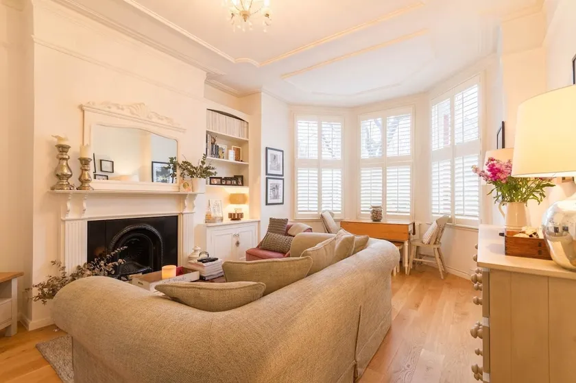 NEW Bright 2BD Flat in the Heart Alexandra Palace - Image 1