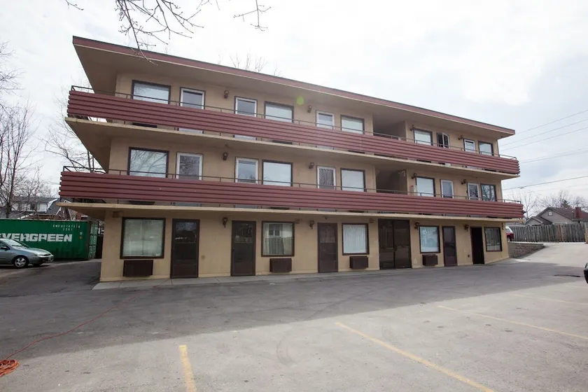 Wharncliffe Suites - Image 1