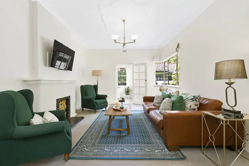BOUTIQUE STAYS - Frankie's Place - Image 1