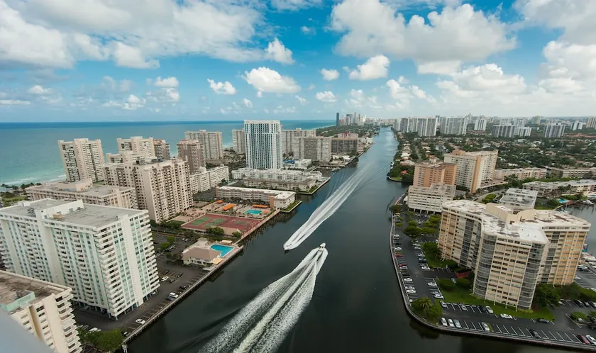 BW Miami Vacation Rentals at Beachwalk Resort - Image 1