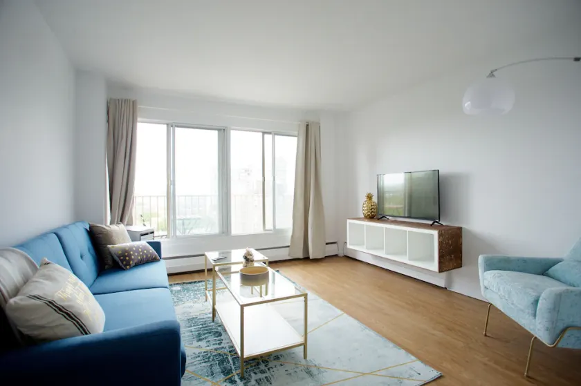 The Hutchinson Apartments - Image 1