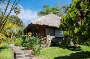 Hotel y Restaurante Bambu - Image 1