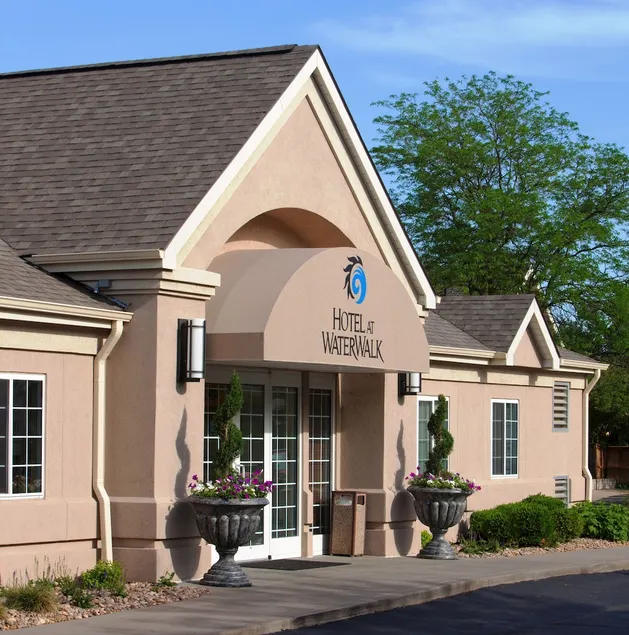 Hotel at WaterWalk - Image 1