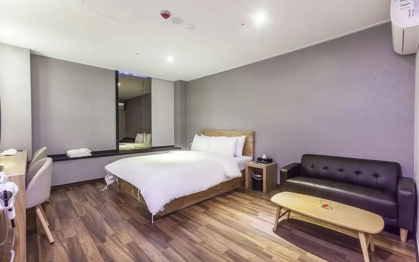 Bundang Hotel Ruby - Image 1