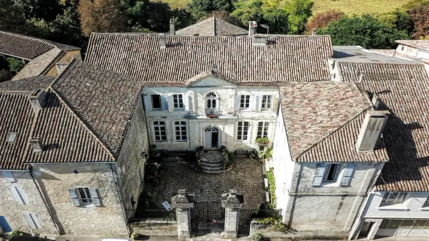 Hôtel De Cours De Thomazeau - Image 1