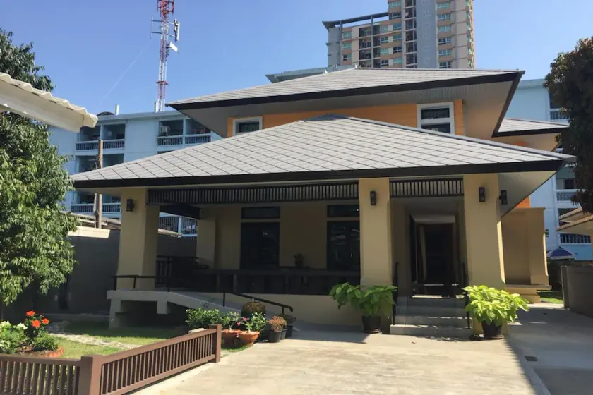 Sukhumvit 50 Garden Home - Image 1