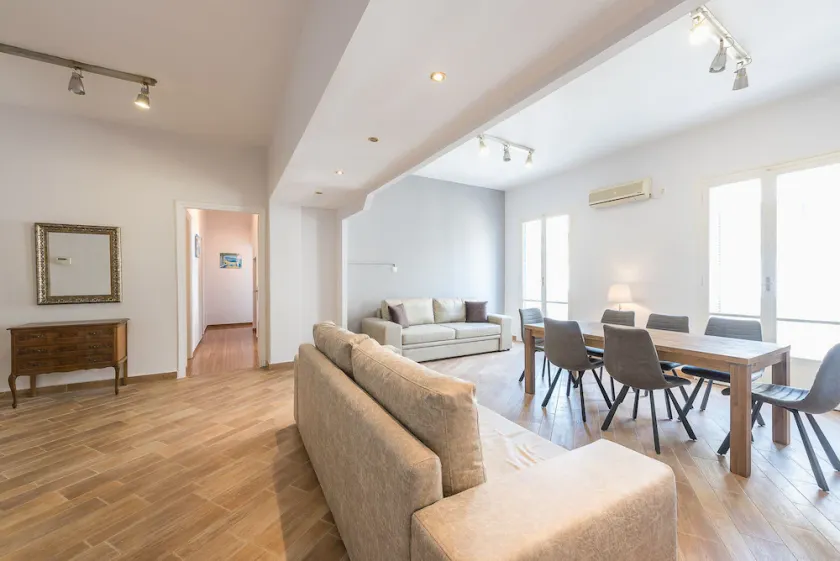 Victoria Majesty Apartments - Image 1