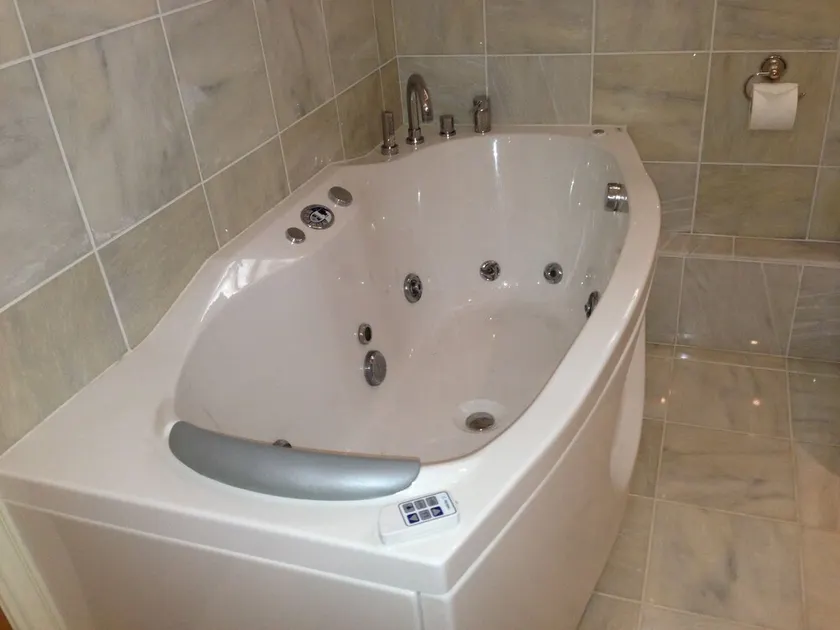 Luxury Apartment Lily Suite - Image 1