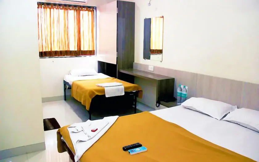 Hotel Kalpadeep Inn - Image 1