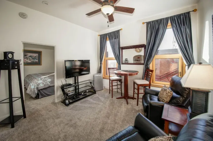 Bozeman - Smart and Sassy - Image 1