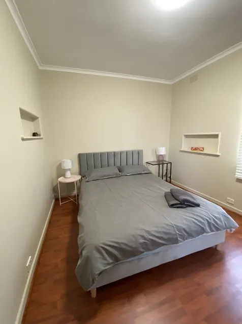 Mitcham Station Home Stay - Image 1