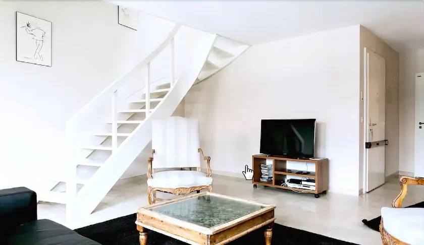 Domino Stunning Central Duplex - Image 1