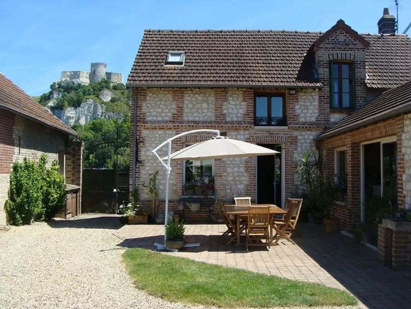 Aux Fenêtres Du Château - Image 1