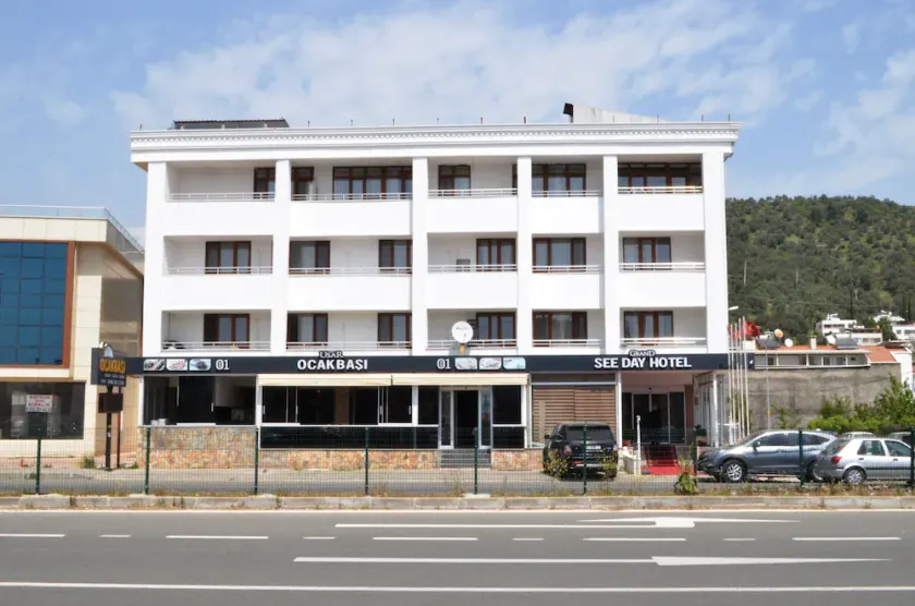 Grand See Day Hotel - Image 1