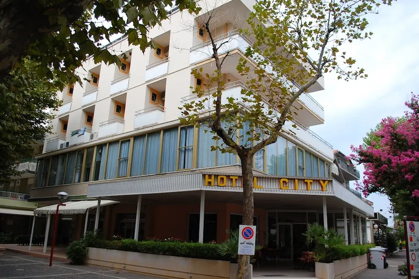 Hotel City - Image 1