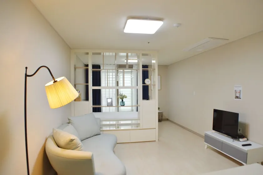 Happy House - Image 1