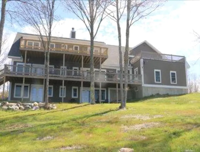 Clamshell by the Sea - Six Bedroom Home - Image 1