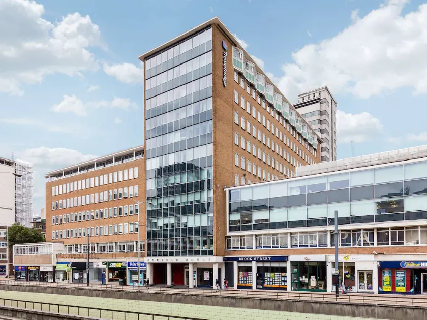 TRAVELODGE CROYDON CENTRAL HOTEL - Image 1