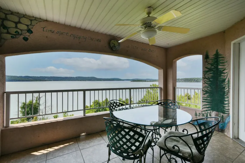 700 Emerald Point 3 Bedroom Condo - Image 1