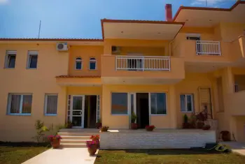 Decauville Hotel - Image 1