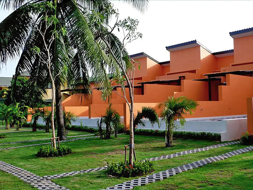 Sunshine Pool Villa Resort - Image 1