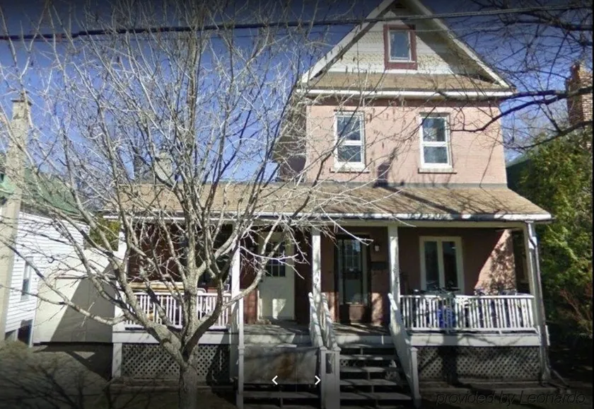 Sunnyside Bed And Breakfast - Image 1