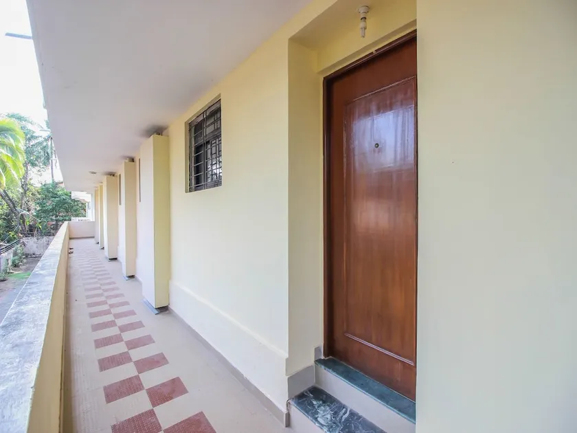 OYO Home 10754 Deluxe 1BHK Colva - Image 1