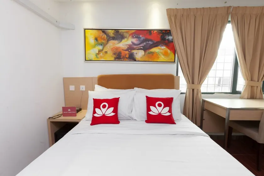 Zen Rooms Jalan Raja Laut Chowkit - Image 1