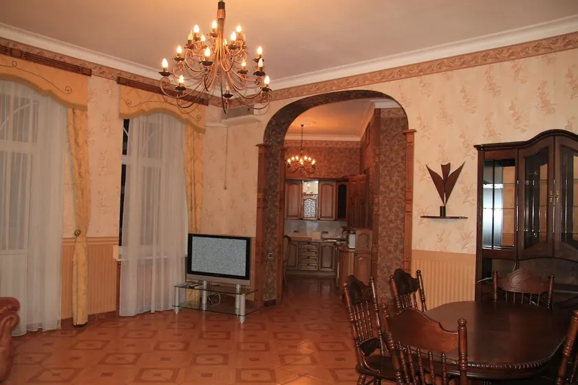 Goodrent Apartments - Image 1