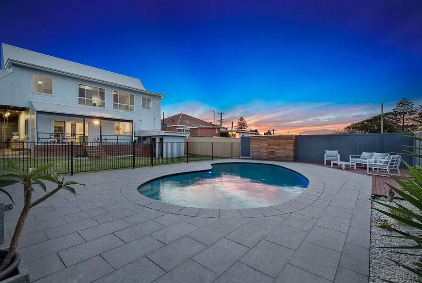 Waterview Beach House - Image 1