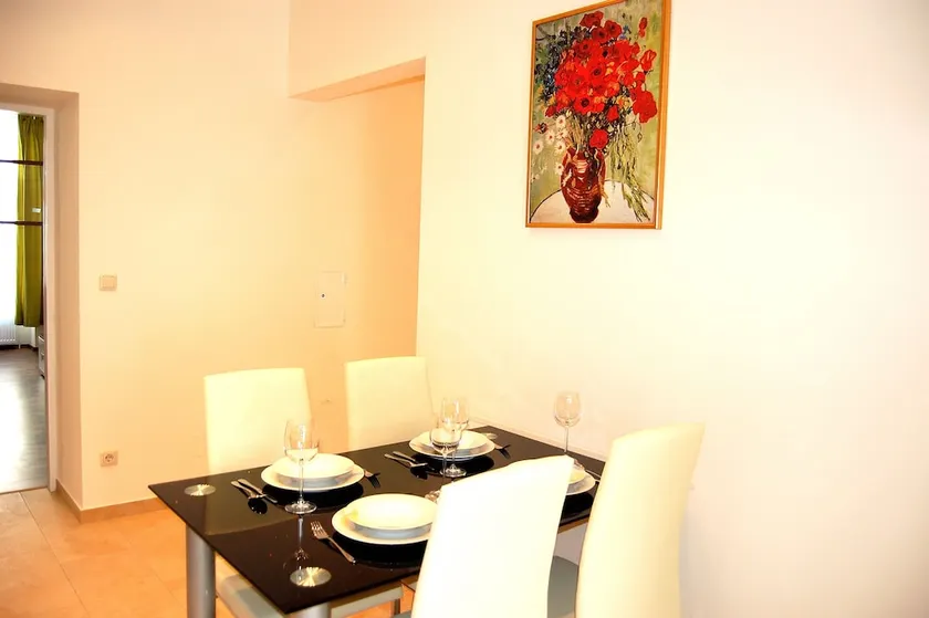 Vienna Family Apartments - Image 1