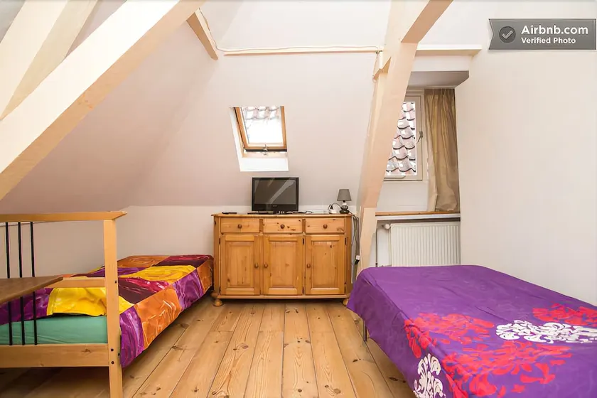 Tourist Travel Inn - Image 1