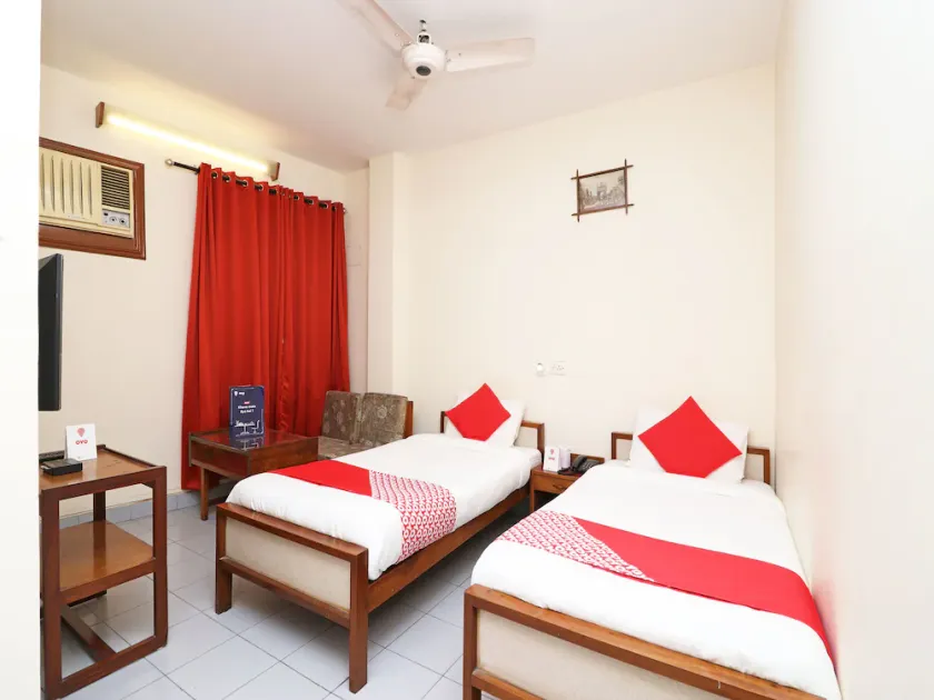 Hotel Nova by OYO Rooms - Image 1