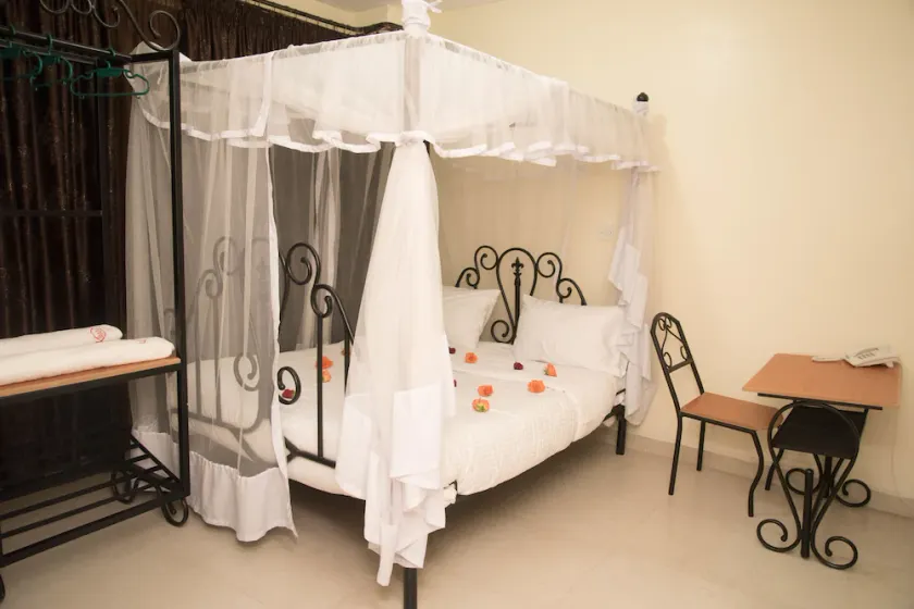 Kima Hotel - Image 1