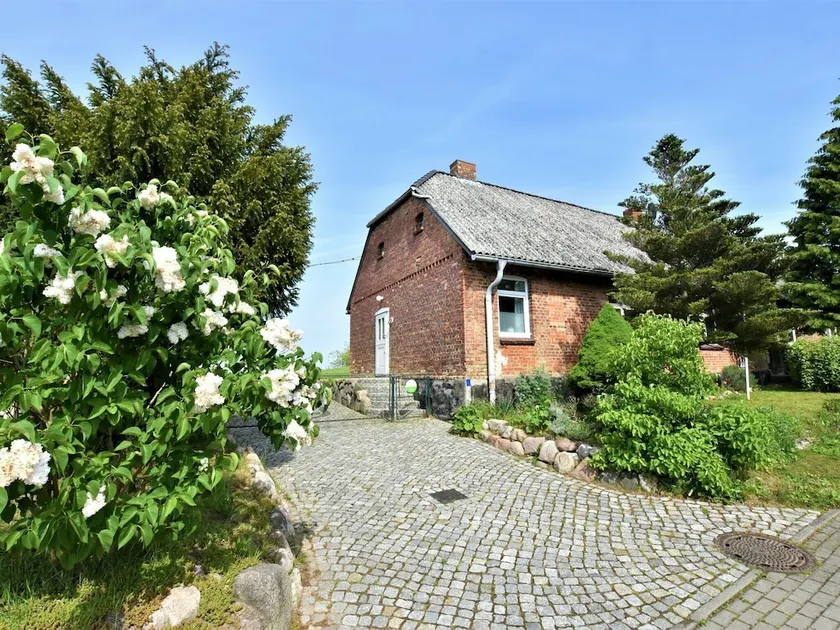 Charming Holiday Home in Am Salzhaff With Terrace and Garden - Image 1