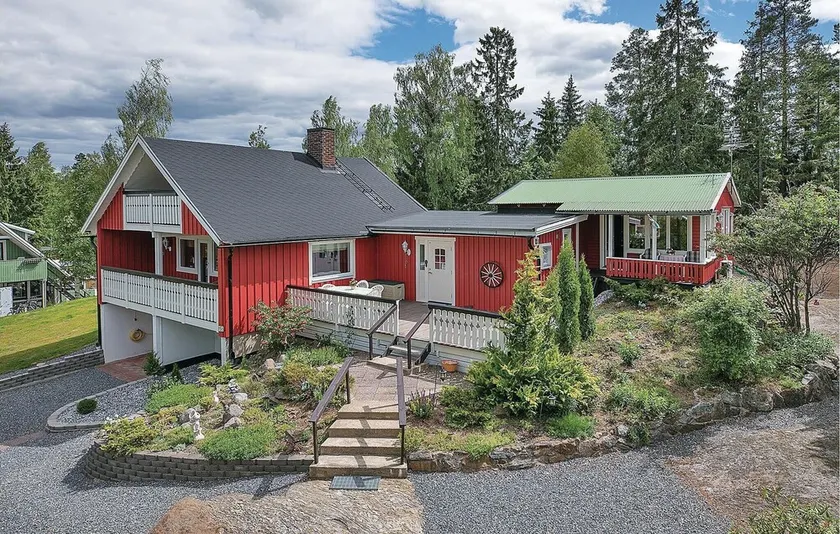 Beautiful Home in Flen With 4 Bedrooms and Sauna - Image 1