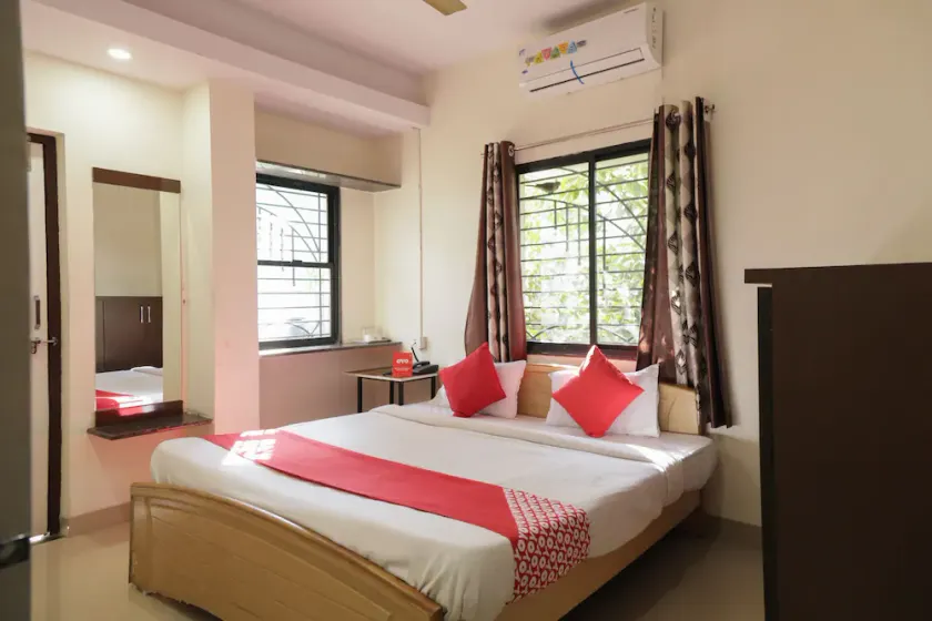 Uk Service Apartment by OYO Rooms - Image 1