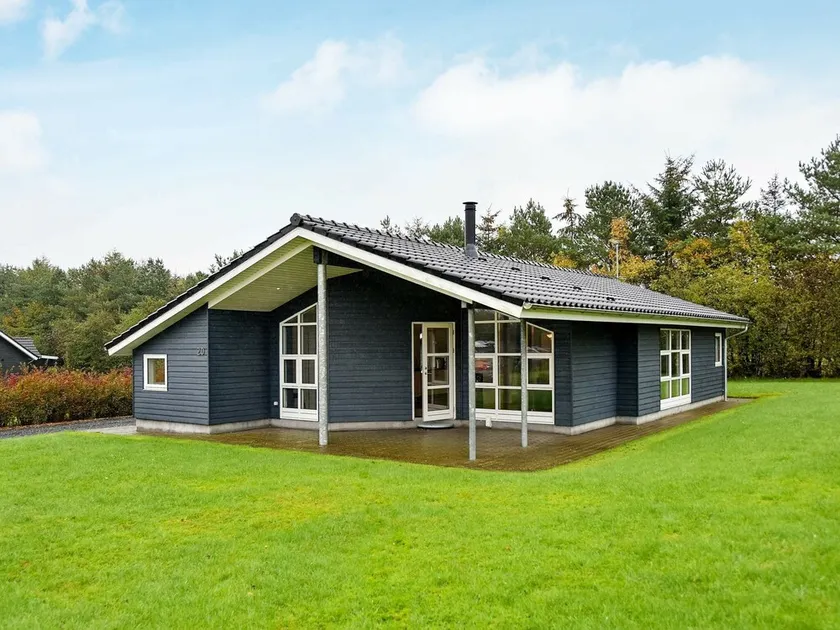 Luxurious Holiday Home in Hovborg With a Scenic View - Image 1