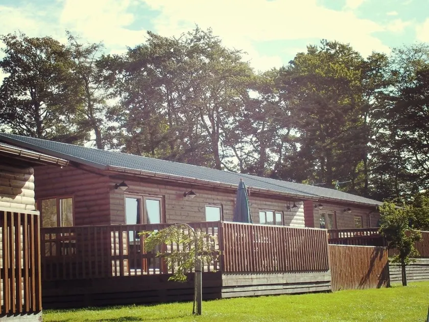 Mountain Ash Lodge - Image 1
