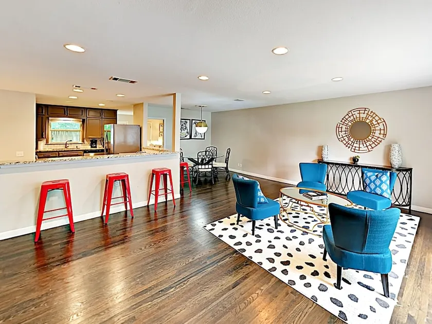 3br/2ba Remodeled Rosedale House 3 Bedroom Home - Image 1