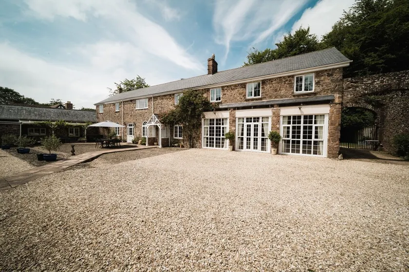Stoodleigh Court Coach House B&B - Image 1