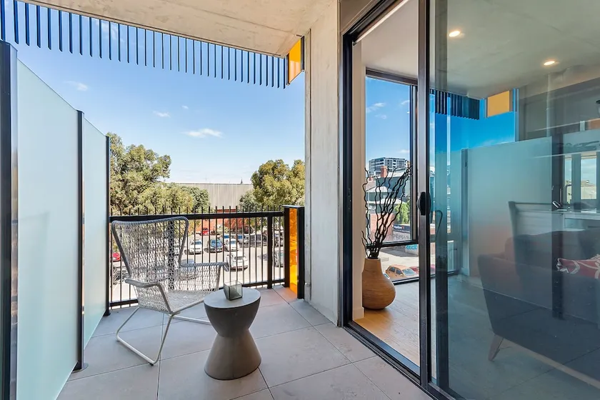 BRUNSWICK Stylish Space with Parking + Netflix - Image 1