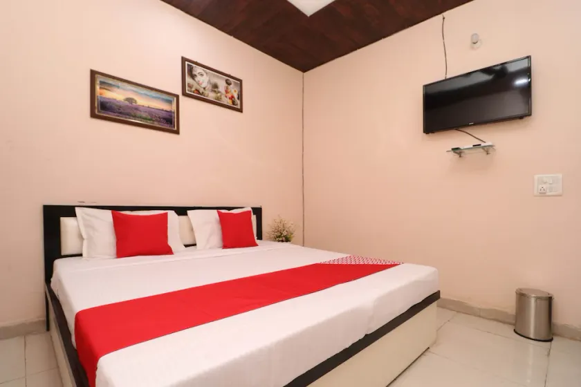 New Life By OYO Rooms - Image 1