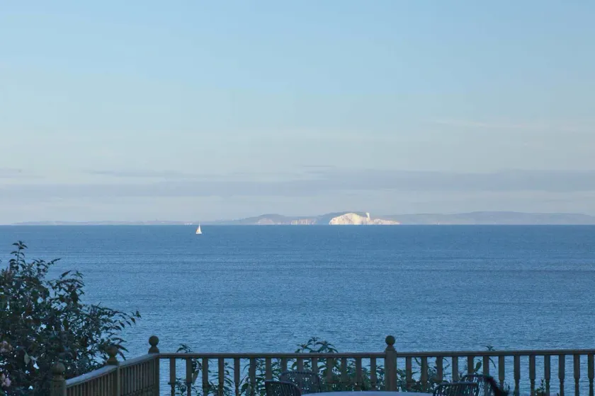 Bella Vista - Image 1