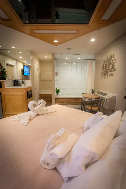 Sybaris Pool Suites - Image 1