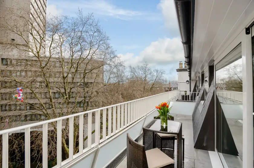 LAK Serviced Apartments - Image 1